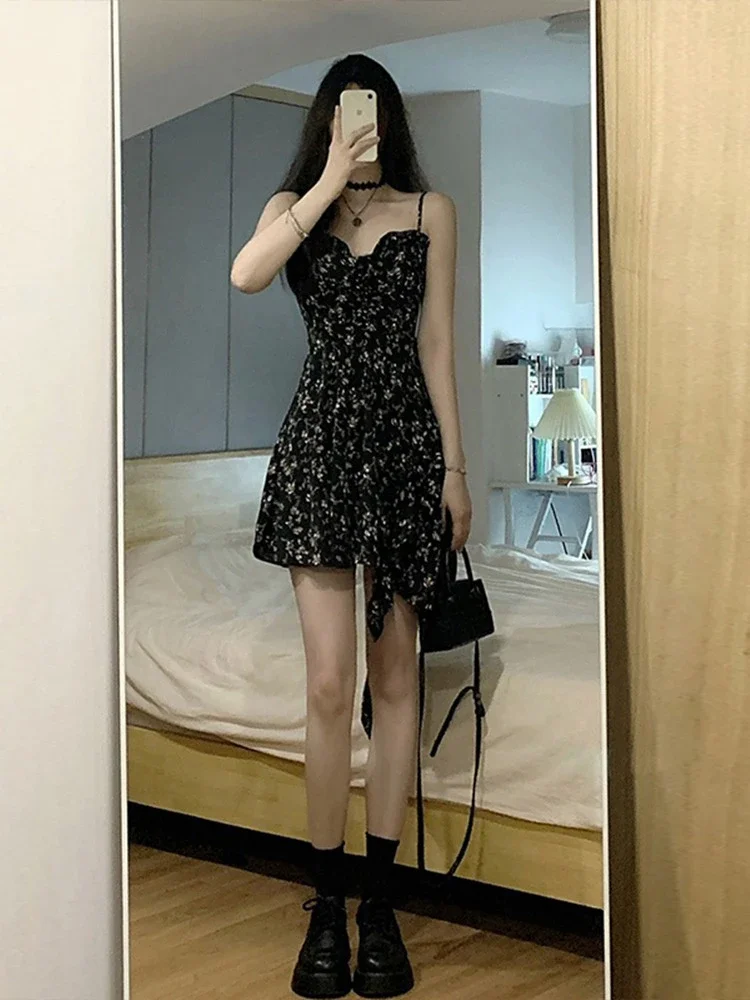 Primavera ed estate Nuova cattura romantica Dark Pure Desire Gyaru Abito con bretelle floreali irregolari