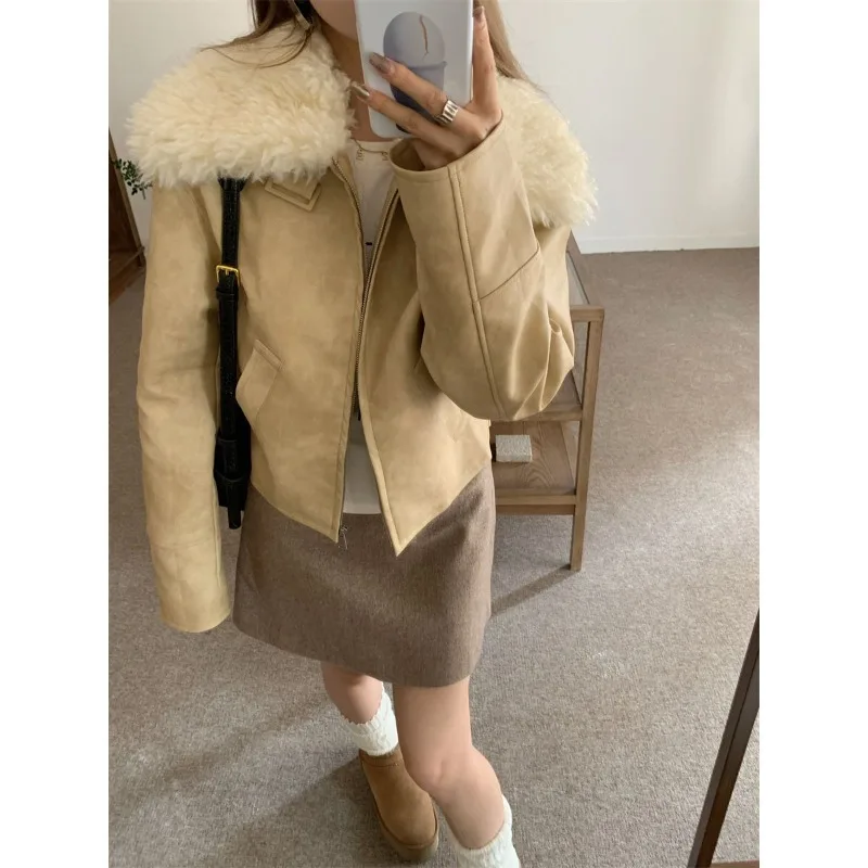 

2025 новый стиль, американский ретро-стиль, овечья шерсть, однотонная стеганая мотоциклетная куртка с большими лацканами, тонкое короткое толстое кожаное пальто