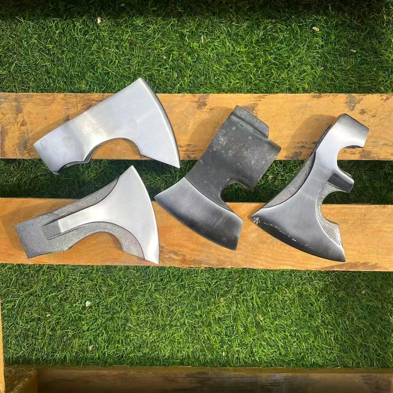

Multiple Types of Outdoor Self-defense Precision Throwing Axe Camping High Carbon Steel Forging High Hardness Portable Axe