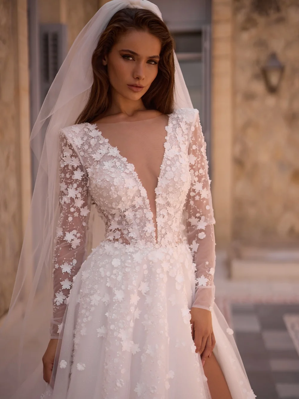 White Glitter Pearls 3D Floral Wedding Dress Illusion Deep Vneck High Slit Bridal Gown Customized A-line Long Dresses For Bride