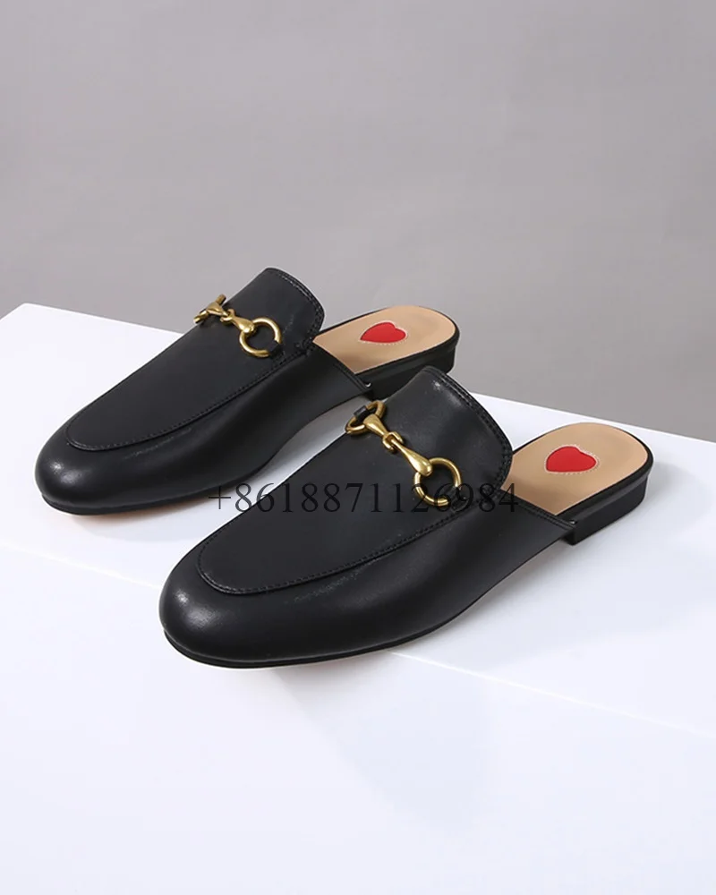 Round Toe Fashion Style Outdoor Women Slippers With Metal Chain Chunky Low Heels Slip On Design Comfortable And Soft Mules
