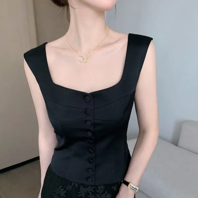 French casual vest style fashionable women's clothing 2025 autumn new item with square neck sleeveless vest top inside