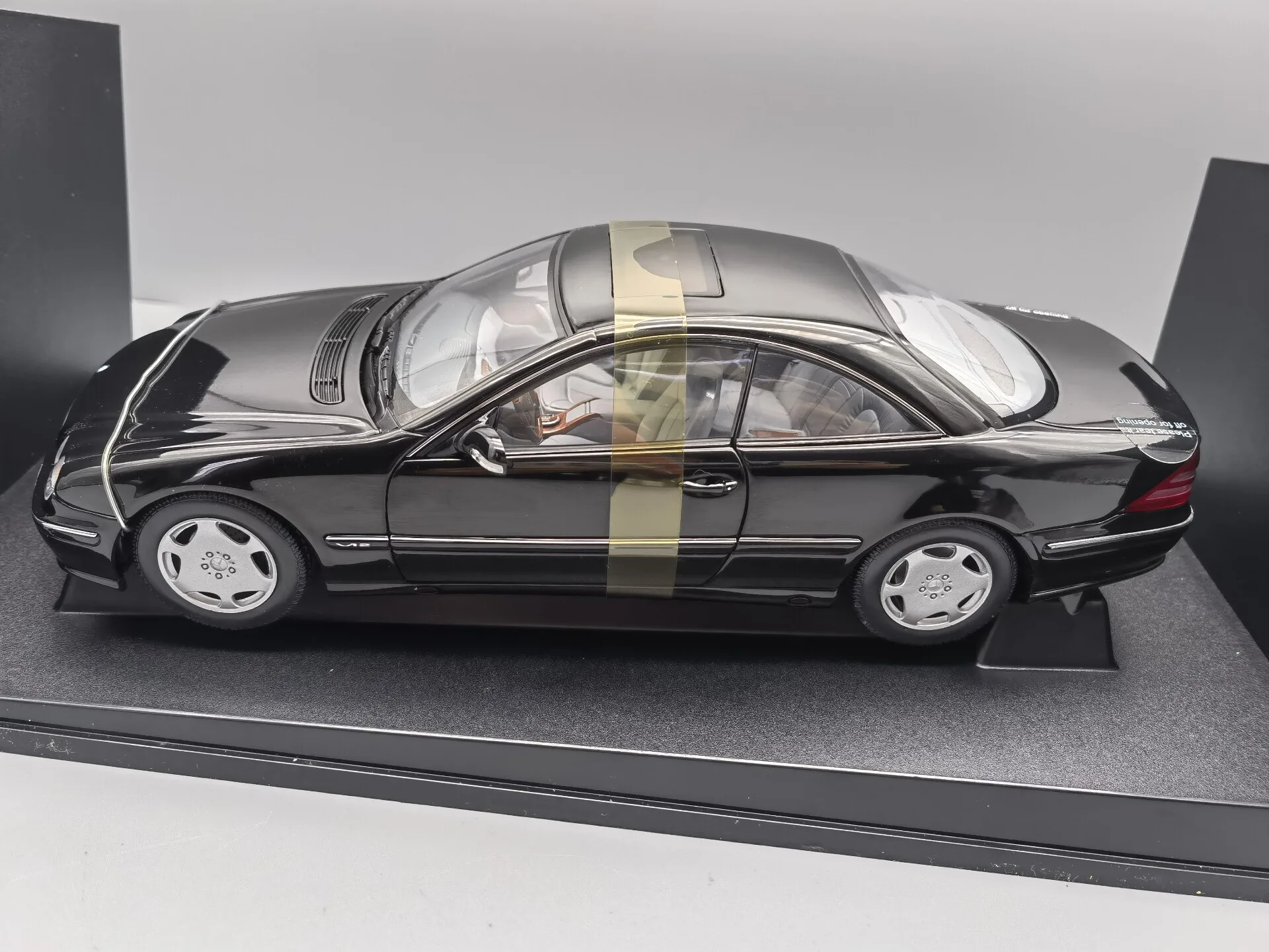 

Модель автомобиля Autoart 1:18 CL600, черная, имитационная, лимитированная серия, полностью открывающаяся, из металлического сплава, статическая, игрушка-подарок