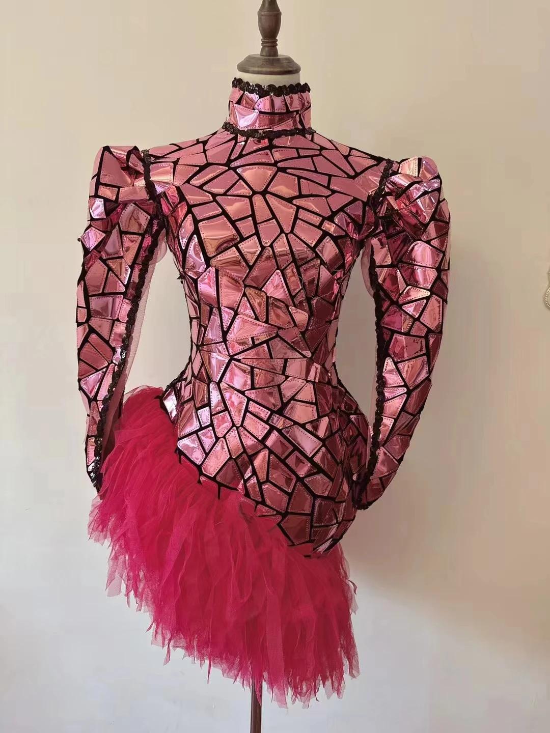 Robe courte rose à paillettes Laser pour femmes, dos nu, chanteur, danseuse, Costume de spectacle sur scène, tenue de fête d'anniversaire, de bal