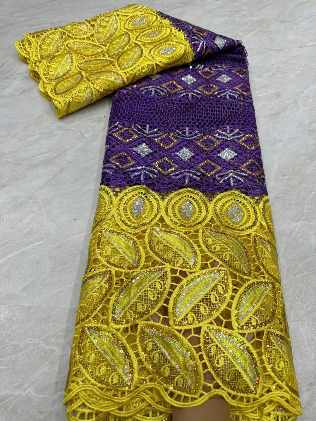 

2023 latest Nigerian sequin lace fabric high quality tulle african lace fabric wedding french tulle lace fabric