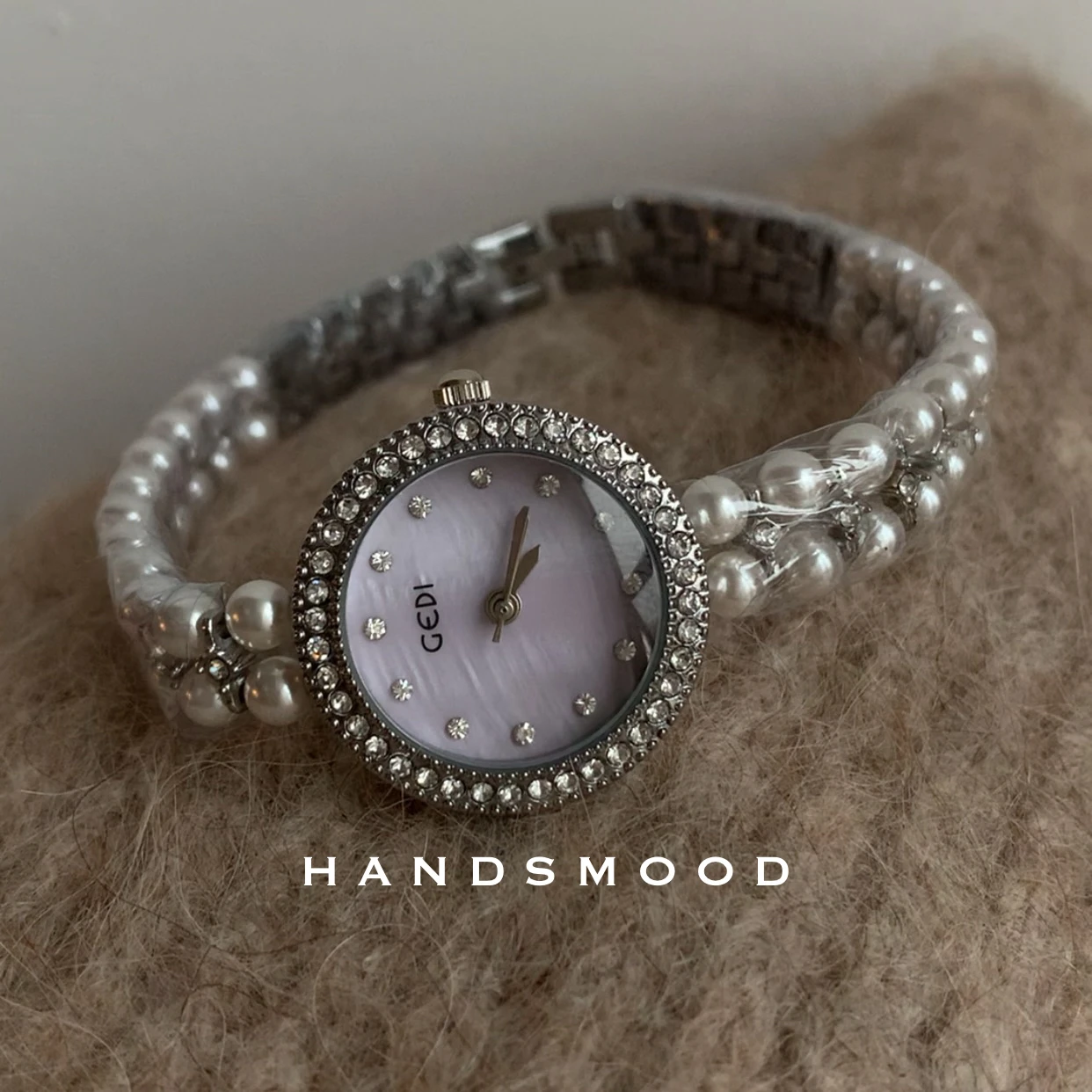 Vintage high-end luxury women's watch purple lily-shaped diamond round pearl chain small watch ladies wrist quartz watch