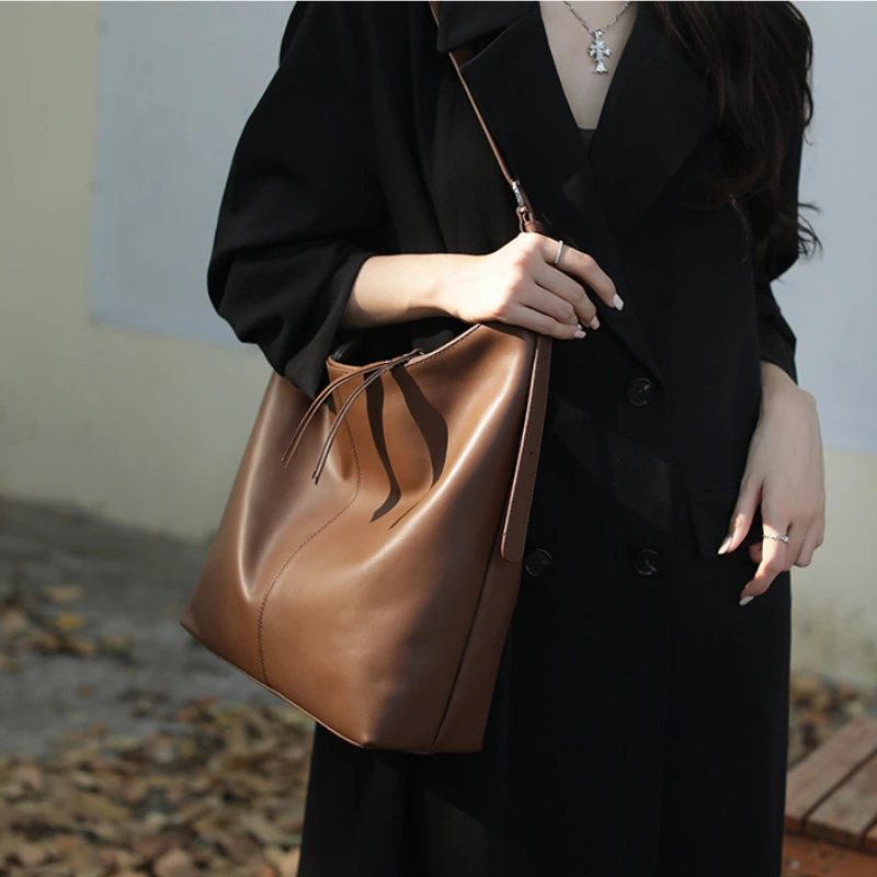 High Quality Large Capacity Hobo Bag Women 2023 Shoulder Bucket Bag Versatile Tote Lady Fashion Trend Crossbody Bag Cow Leather