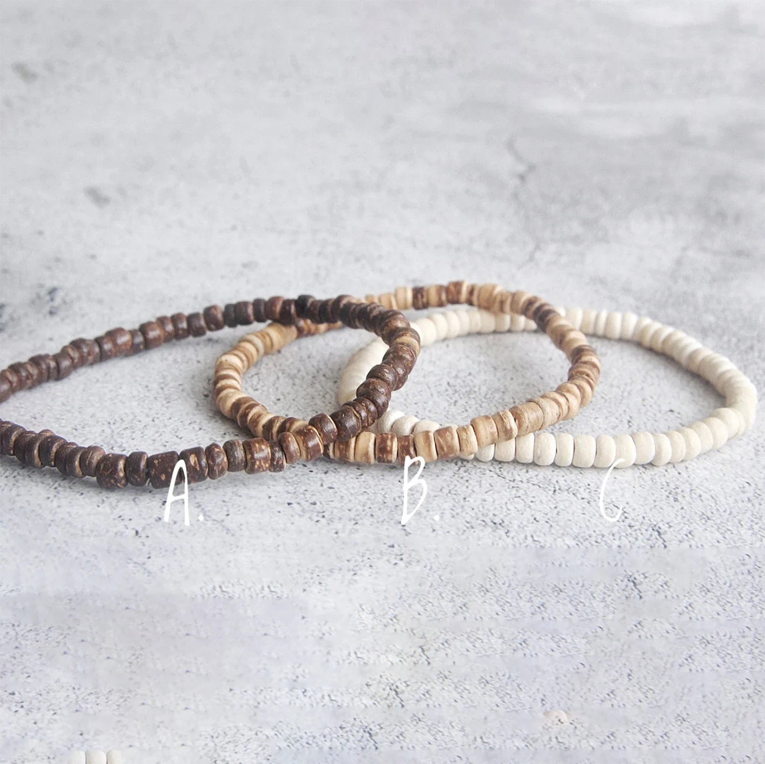 سوار على شكل قشرة جوز الهند مخصص للرجل/الأب/صديقها، سوار اسم مطرز، سوار الاسم، هدية عيد الأب، هدية له، قطعة واحدة