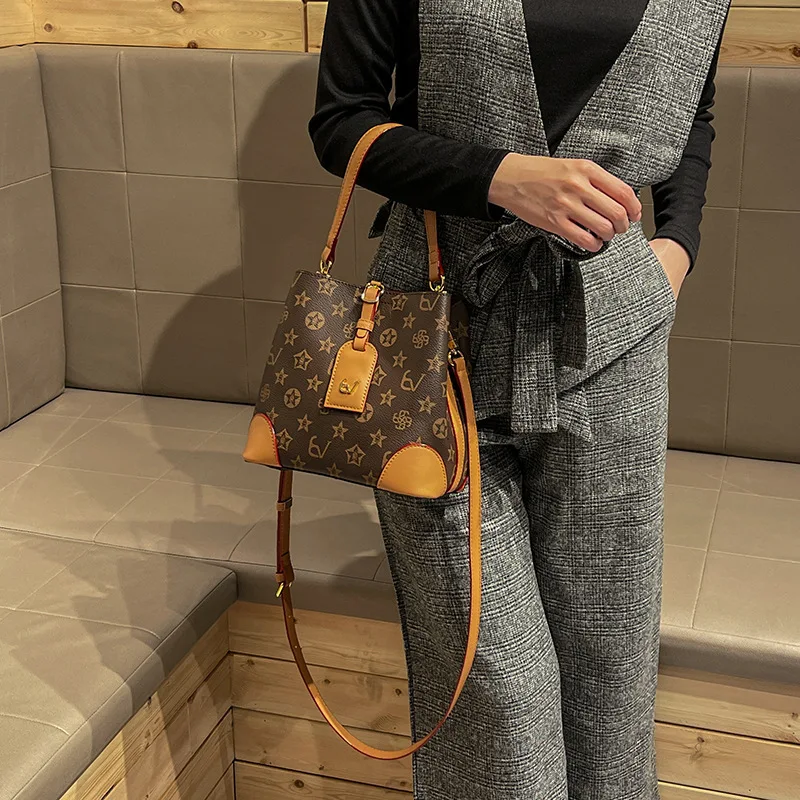 

Women's Shoulder Bag Made of River-Printed Leather Boasting Paris High-End Vintage Modern Daily Look