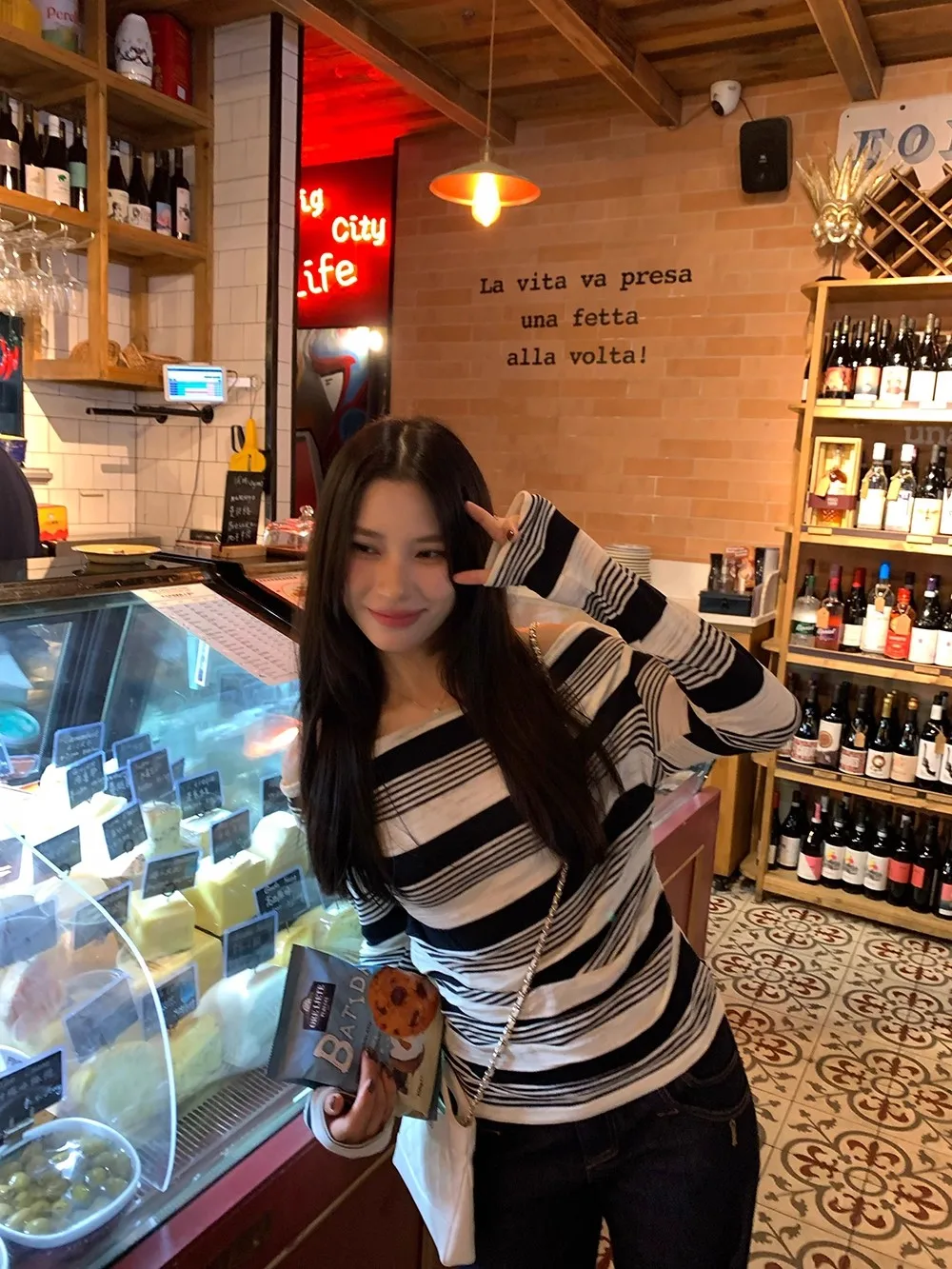 เสื้อซับในผู้หญิงไซส์ใหญ่ 300 ปอนด์ แบบยาว ลายทาง ช่วยกระชับสัดส่วน สไตล์เกาหลี แฟชั่นสำหรับใส่ทำงาน ฤดูใบไม้ร่วง 2025