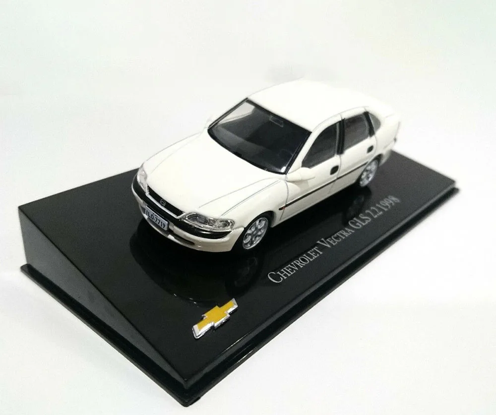 New 1:43 Scale   Vectra GLS 2.2 1998 Diecast Car Model For Collection Gift