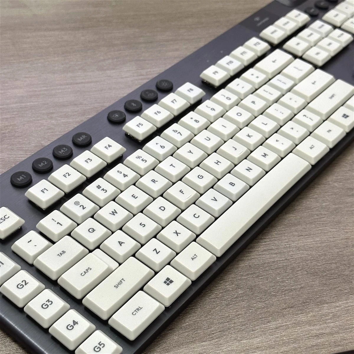 

PBT keycaps are compatible with US Logitech G913/G815/G813/G915TKLRGB mechanical keyboard