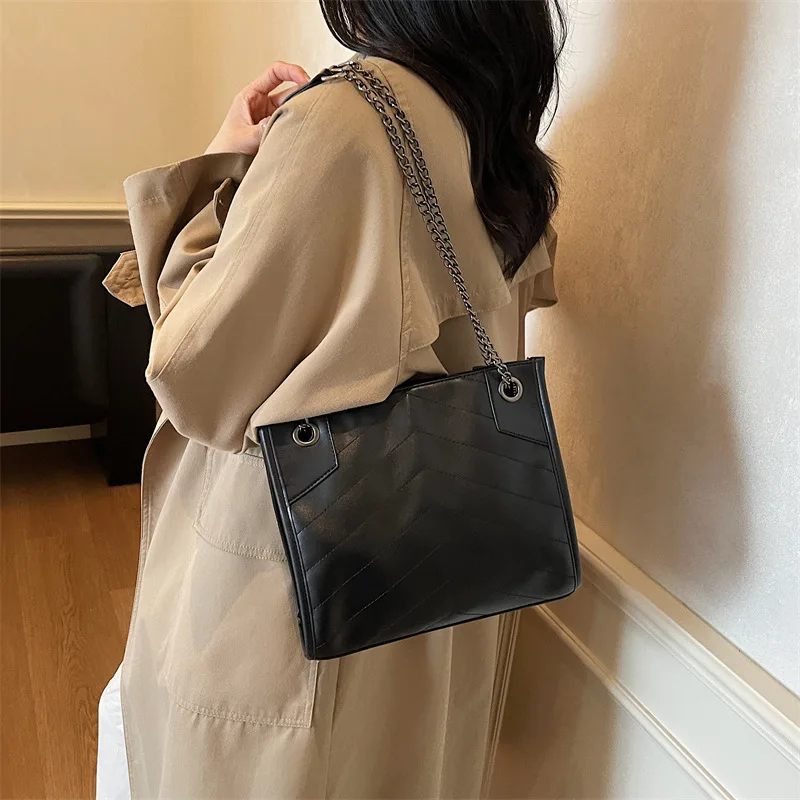 

2025 Vintage Soft Leather Tote Bag, Embroidered Chain Underarm Purse for Women, Minimalist Shoulder Crossbody, Commuter Day