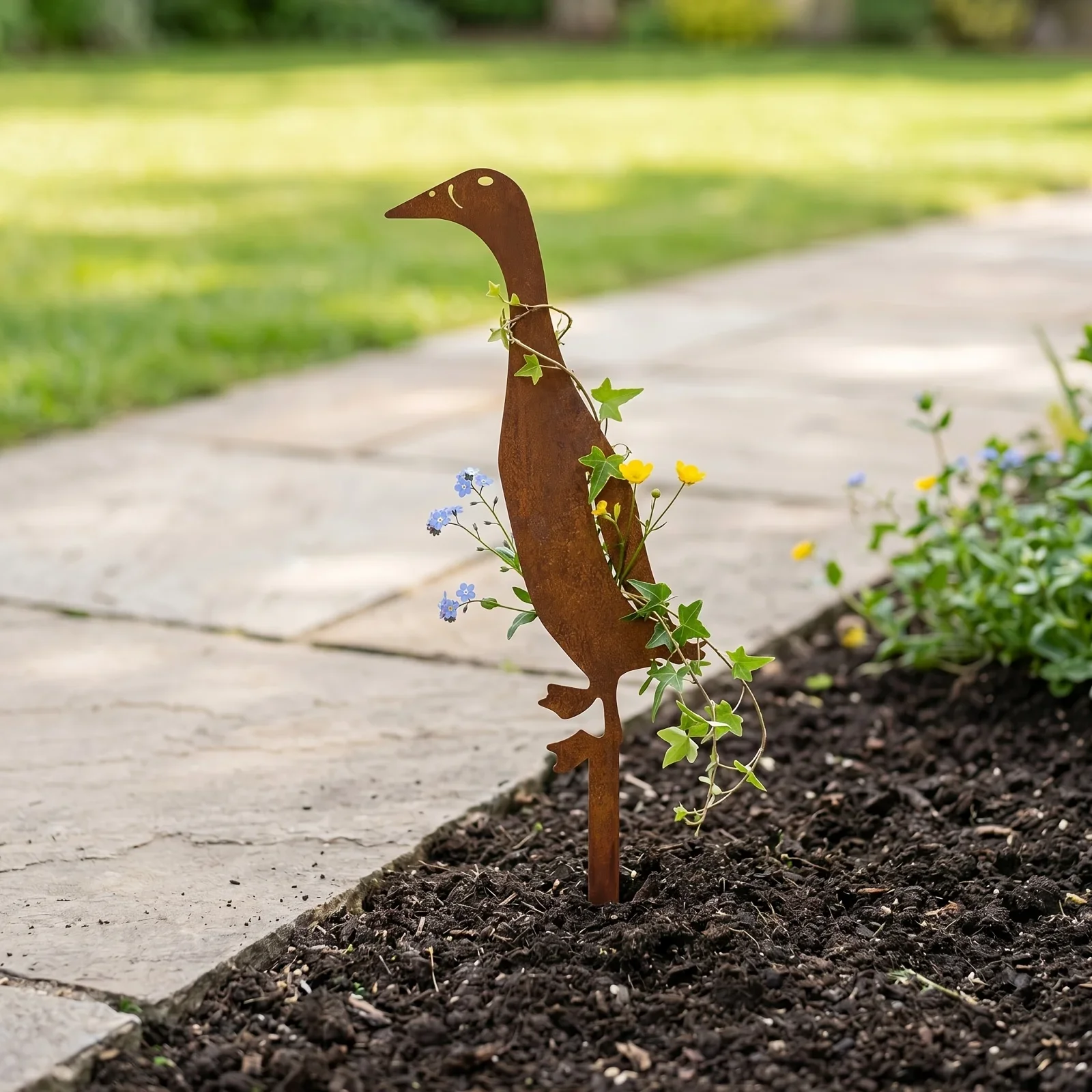 Rustic Iron Duck Lawn Stake – Weatherproof Patio & Fence Garden Art – Perfect Farmhouse Outdoor Decor for Yard