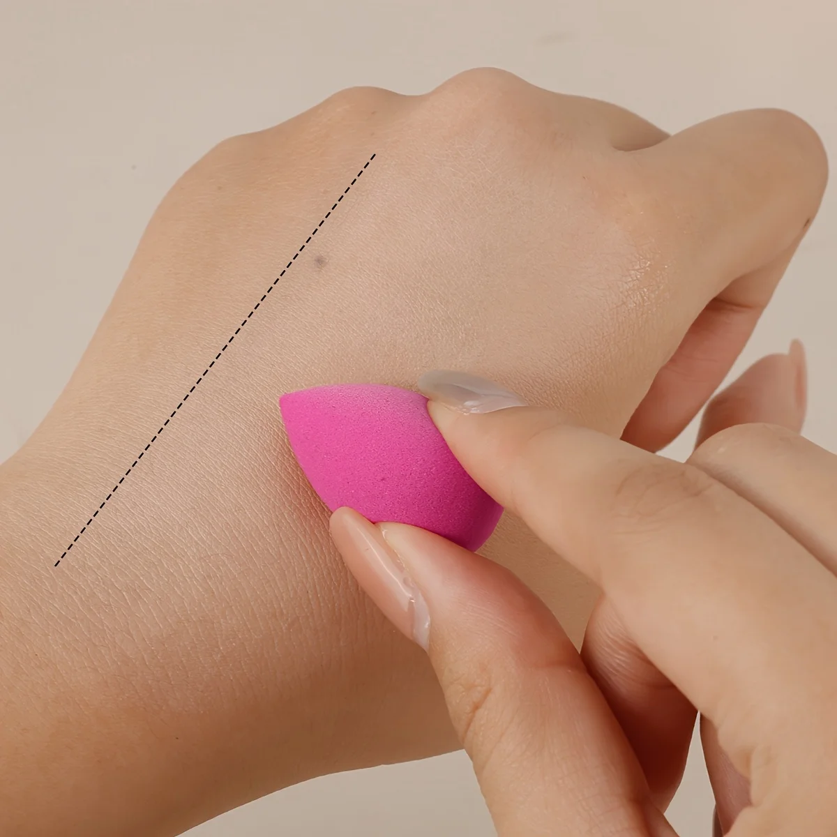 طقم إسفنجة مكياج صغيرة مكون من 7 قطع على شكل بيضة لكريم الأساس/الآلة الكونسيلر/المسحوق |   خلاطات رطبة وجافة بحجم مناسب للسفر، خالية من اللاتكس ولا تسبب الحساسية