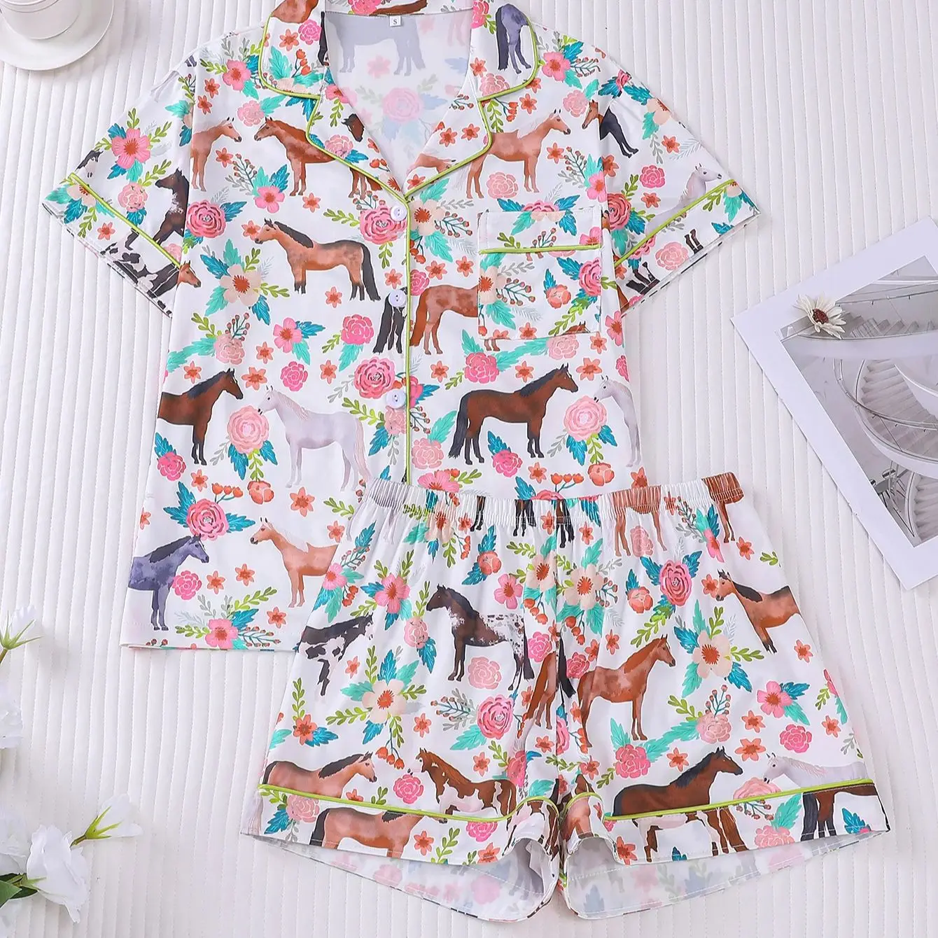 

White background pink flower steed element sleepwear set for women's lapel short sleeved home wear, loose and slimming casual s