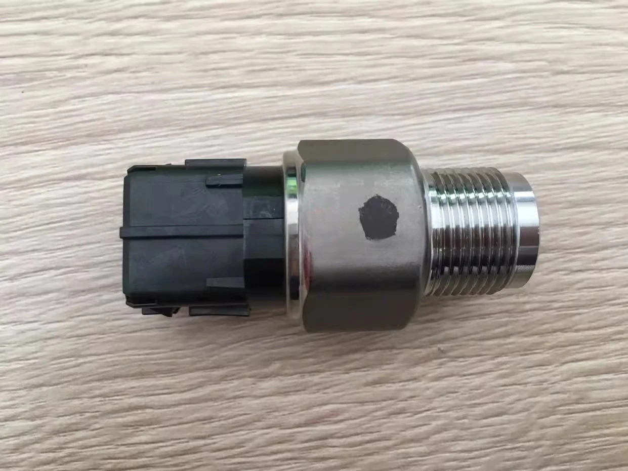 Hino 700 accessories, common rail pressure sensor E13C pressure rail sensor, Japanese genuine guarantee