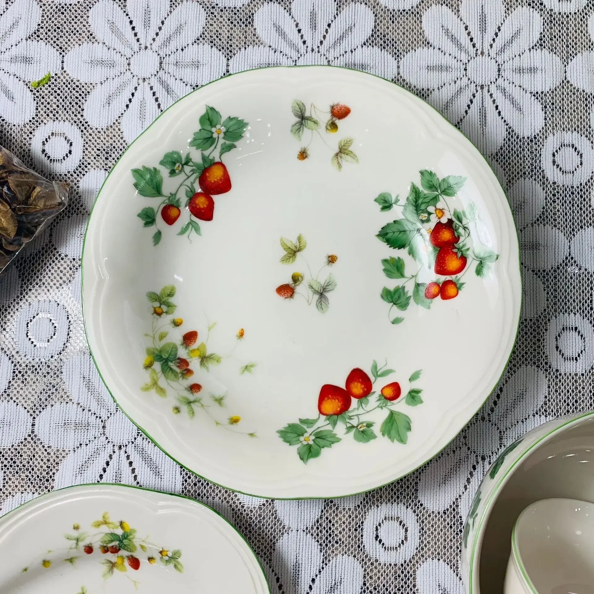 Green Edge Small Fresh Big Strawberry Ceramic Christmas Home Western Food Steak Plate Lace Sen Birthday