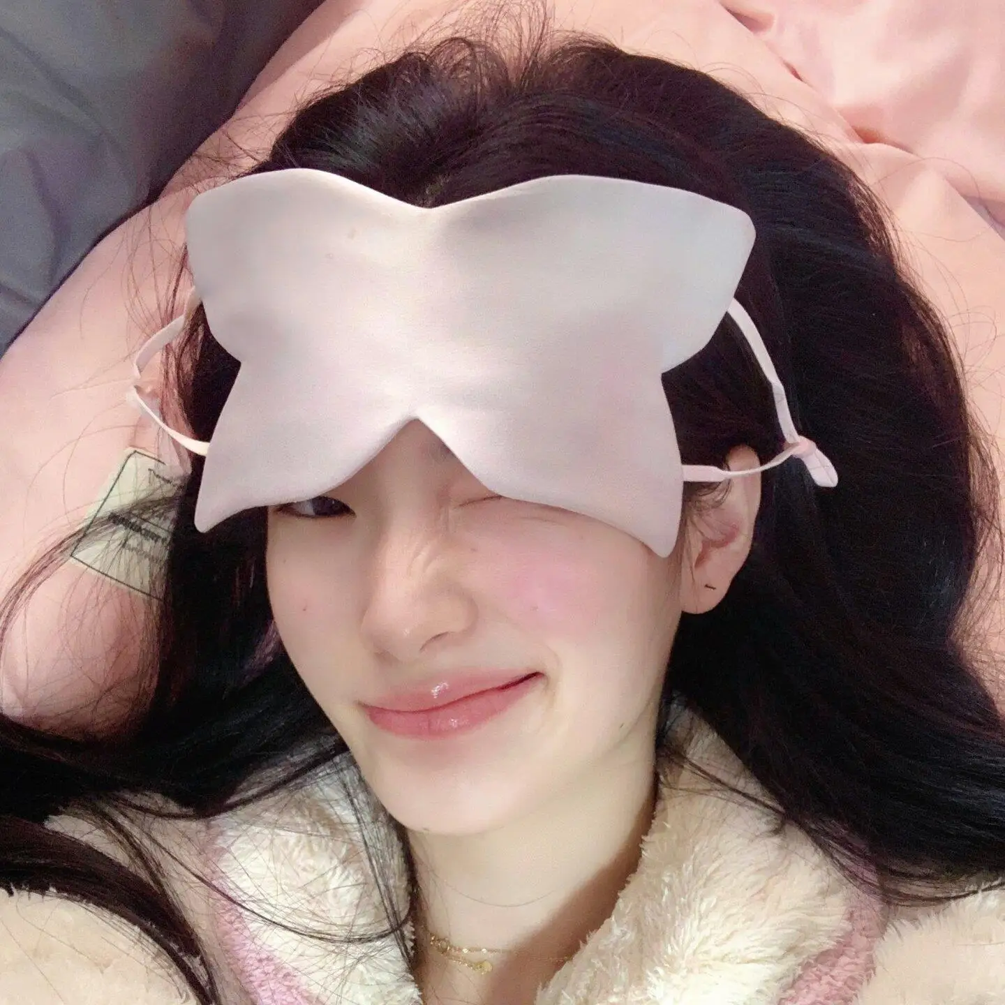 シルク製睡眠アイマスク、遮光睡眠補助具、女性用、大人用、蝶々デザイン、快適な家庭用アイカバー（pangle製）