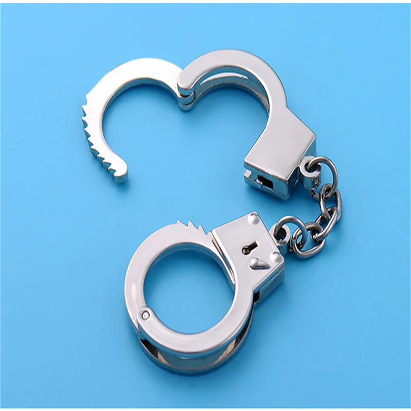 Fashionable Creative Personalized Mini Simulation Handcuffs Keychains Metal handcuffs, Keychain Pendants Birthday Holiday Gifts