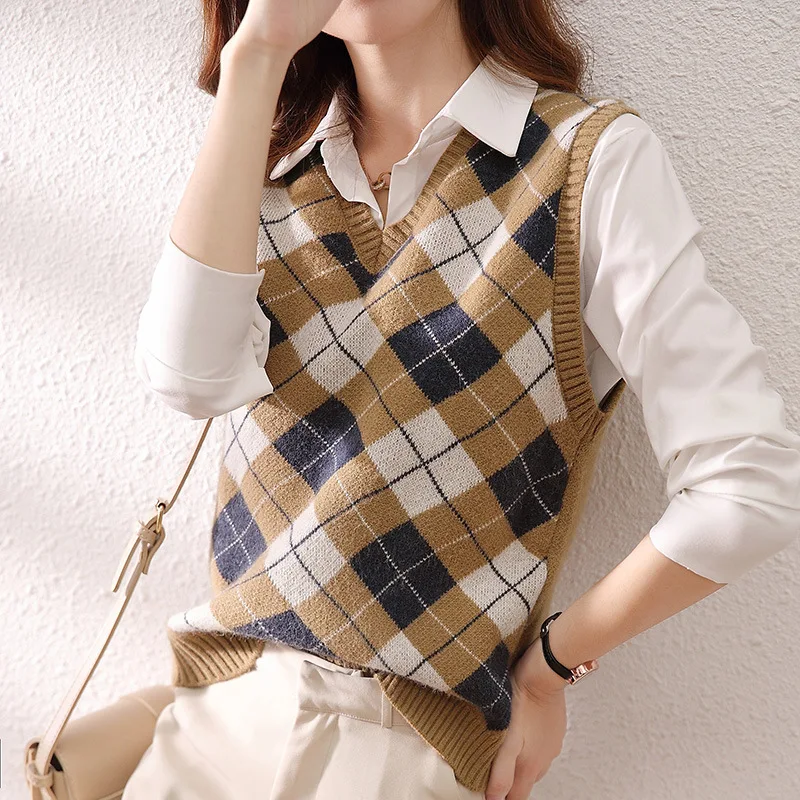 #3923 Harajuku Short Sweater Vest Women V-neck Slim Knitted Pullover Vest Femme Retro Plaid Sleeveless Knitwear Vest Autumn 2024