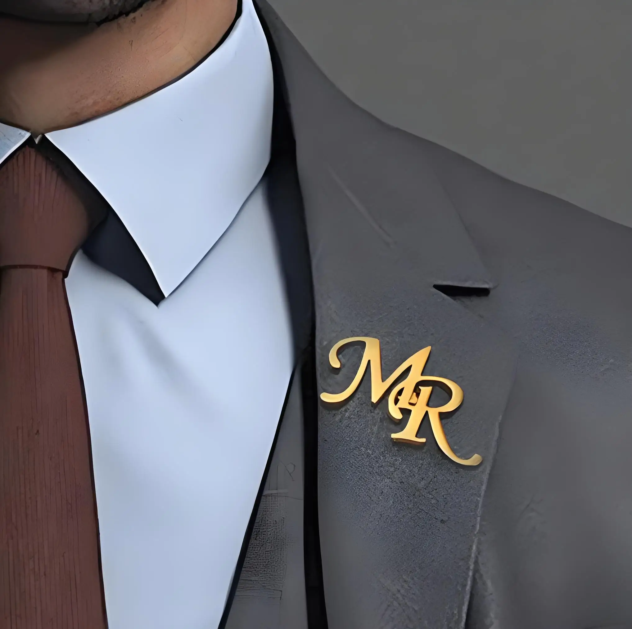 Рисунок 4 - Брошь с персонализированными инициалами