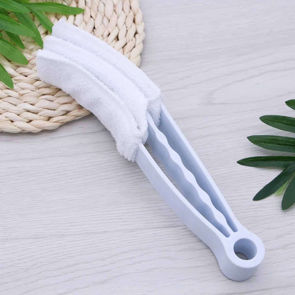 Computer Keyboard Cleaning Brush Triple Venetian Blind Cleaner Washable Microfibre Fabric Duster for Air Conditioner Blinds (Whi