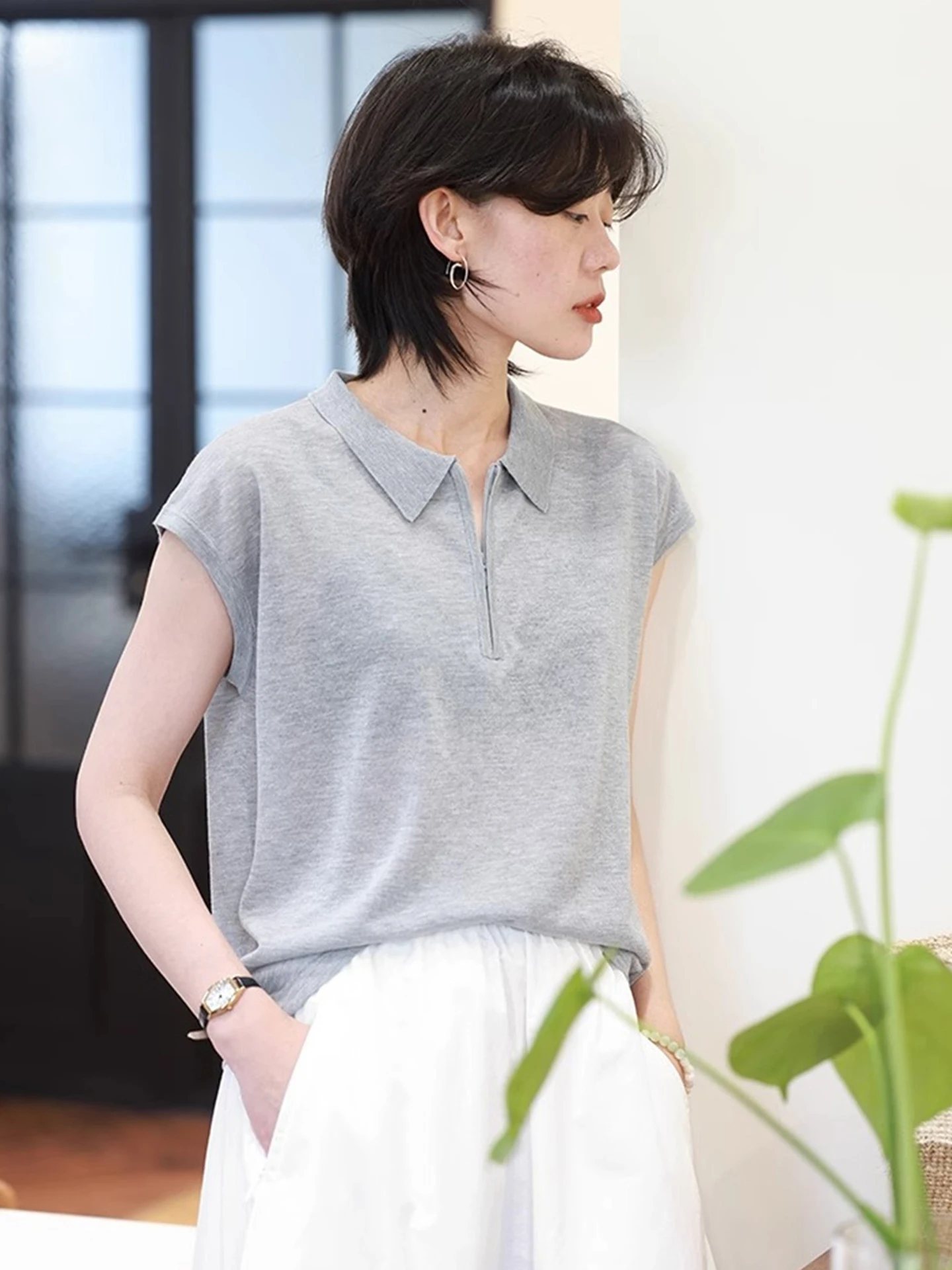 

Модная корейская трикотажная футболка однотонного цвета с коротким рукавом для повседневной носки, летняя, с элегантным дизайном, для офиса и на каждый день