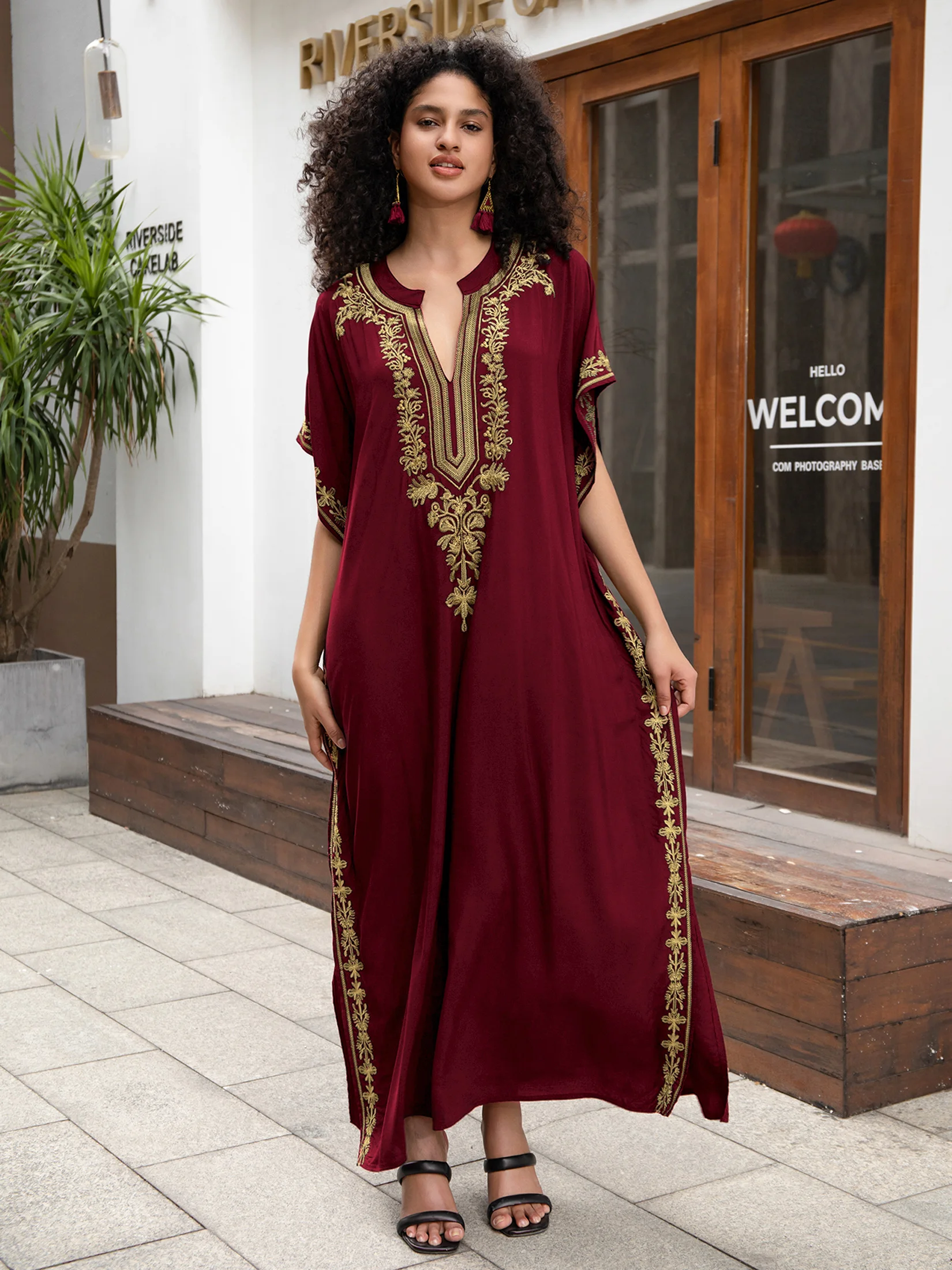 Red Embroidered Sexy V Neck Women Half Sleeve Black Kaftan Robe Long Dress Holiday Relaxed Beach Wear Moo Moo Dresses Q1667