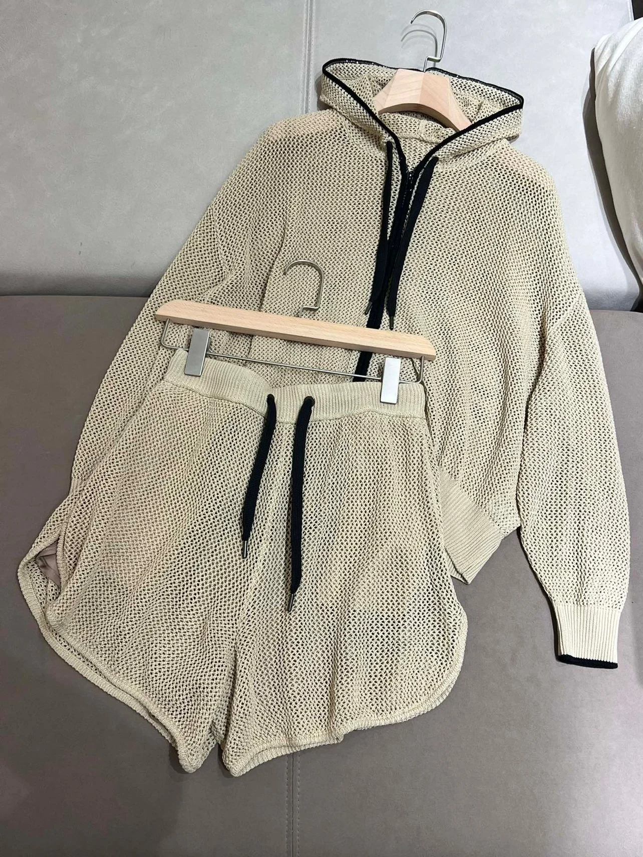 

Bc* Spring And Summer New Fashion Light Mesh Hollowed Out Silk Linen Cardigan Sweater Shorts Casual Suit