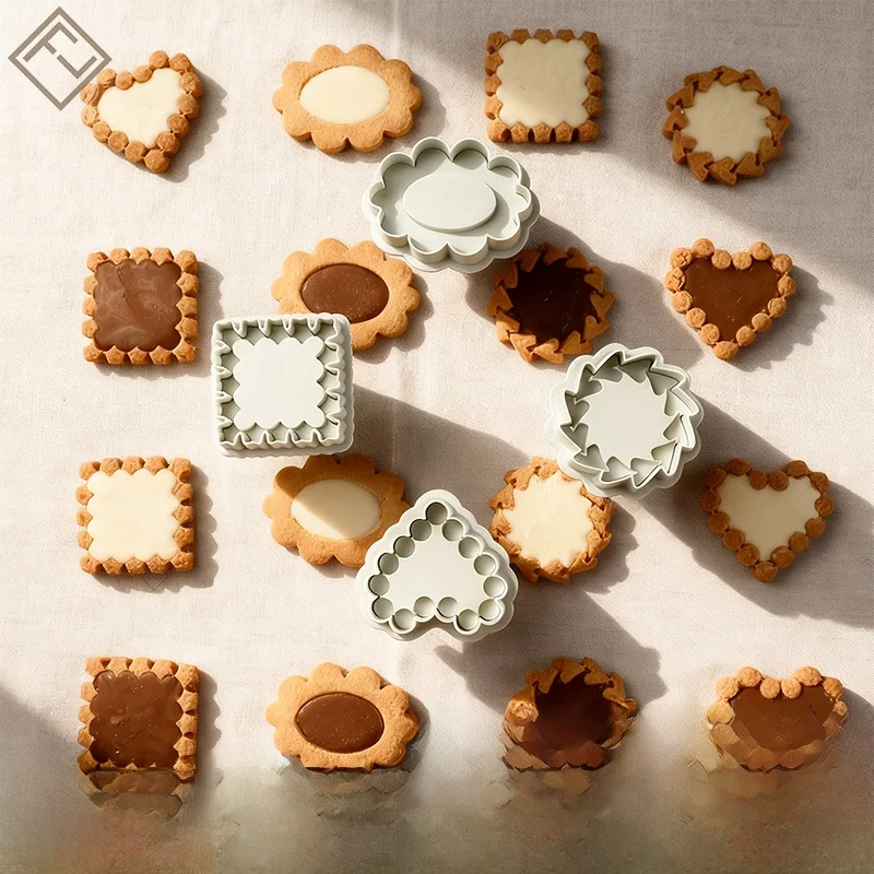 Cute Cartoon Christmas Cookie Baking Heart Shaped Wishing Sandwich FLcotta Biscuits Home Use Baking Tools Japanese Style ABS