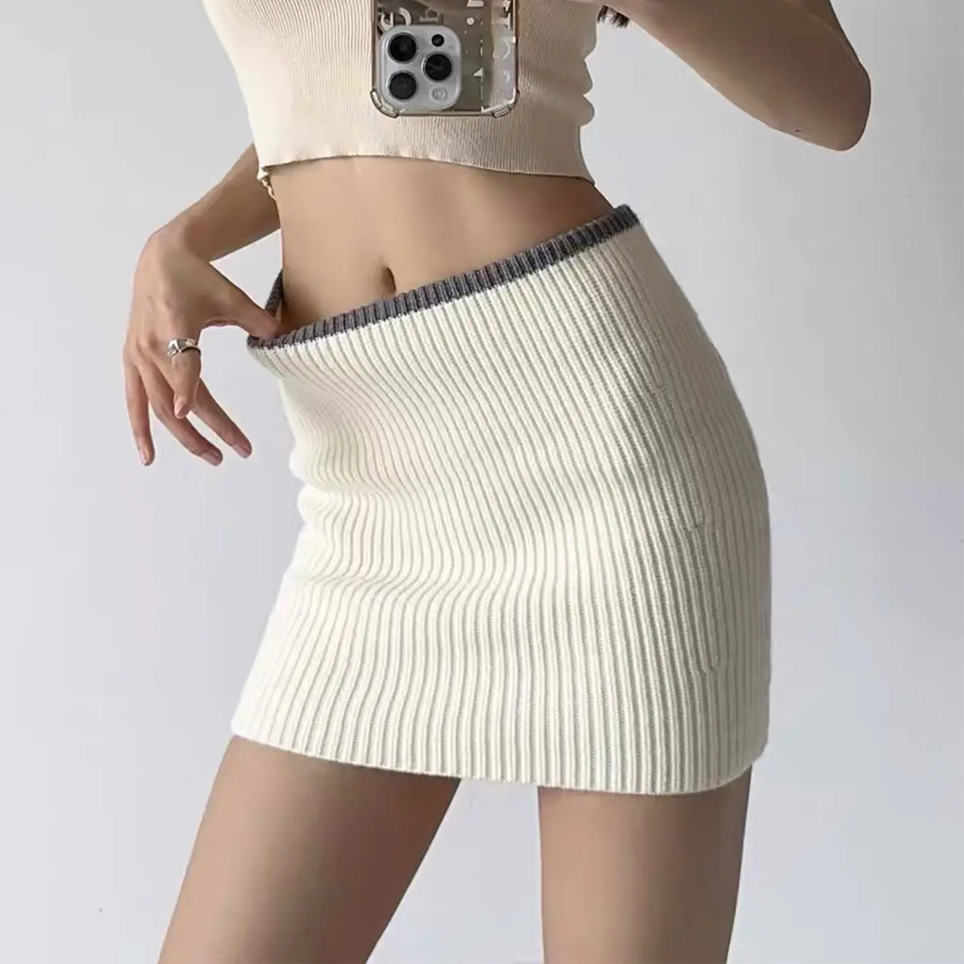 

Skinny hip-wrapped short women's knitted elastic sexy skirt niche contrasting color ultra-short knitted skirt