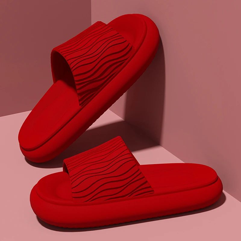 لينة أسفل إيفا سحابة النعال النساء الأحمر سميكة منصة وسادة الشرائح امرأة 2025 الصيف عدم الانزلاق صنادل شاطئ زوجين الوجه يتخبط