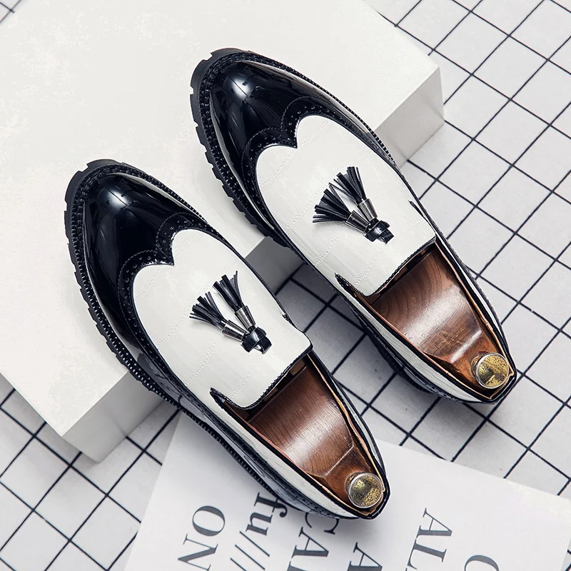 Spitze Retro-Lederschuhe für Männer Business Casual Patent Loafers Herren Schnür Mokassins elegante Luxus schuhe Social Shoe Male