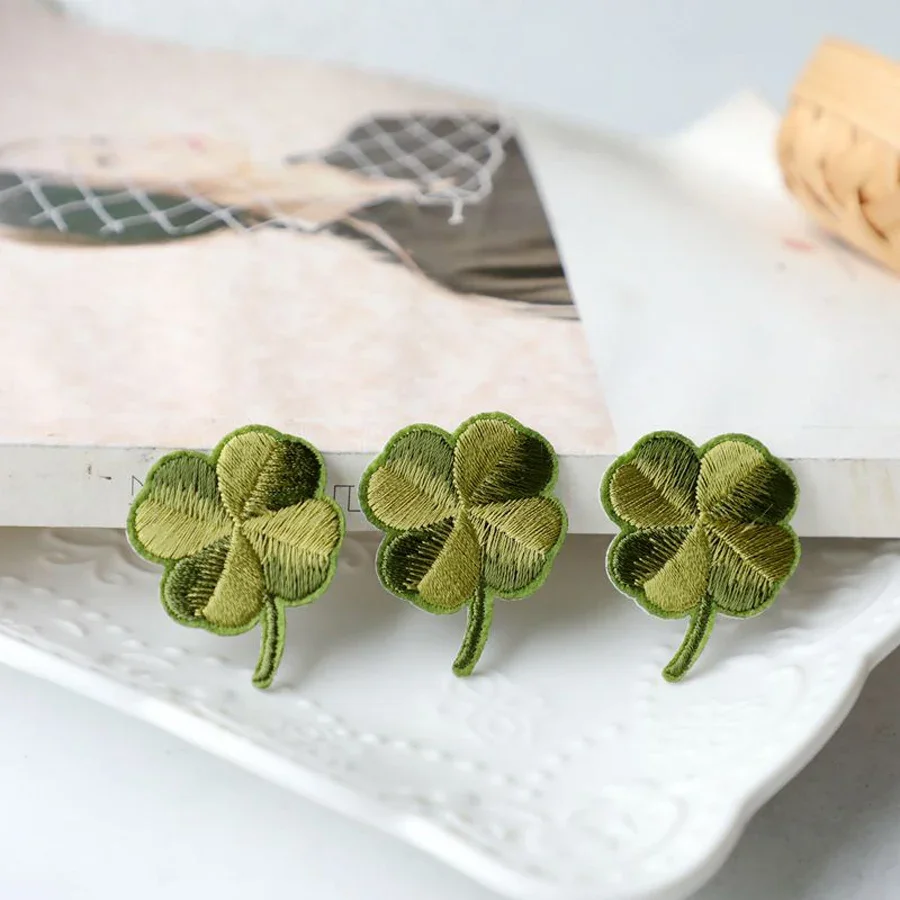

10 Pcs Green Clover Four-leaf Clover Embroidery Patches Stickers Iron On For Clothes Backpack Pants Applique Repair Crafts