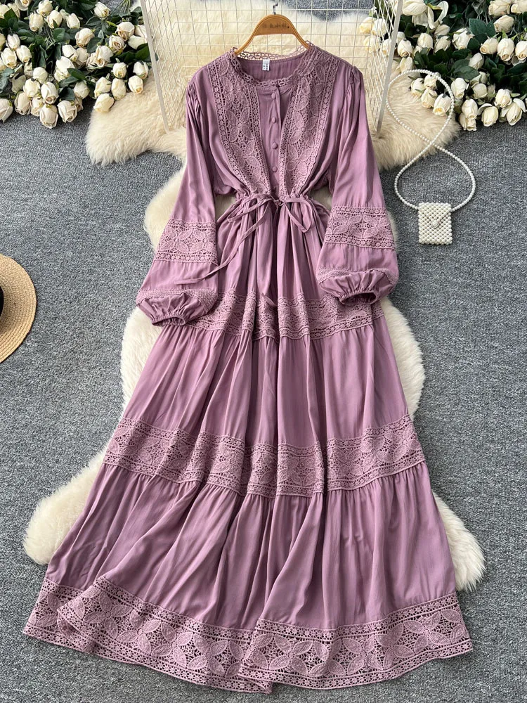 Frühling Herbst Retro Ethnischer Stil Spitzenbesetztes Kleid Damen Locker Sitzendes O-Ausschnitt Hohlstickerei Langarm Elegantes Langes Kleid D128