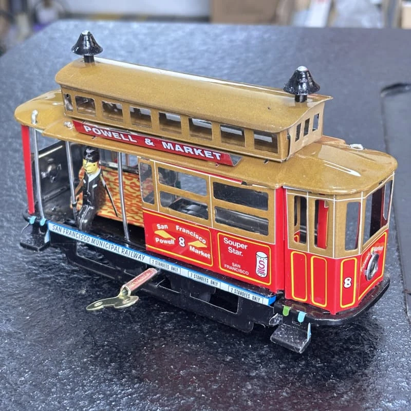 [Funny] Adult Collection Retro Wind up toy Metal Tin Los Angeles trolley Mechanical toy Clockwork toy figures model  kids gift