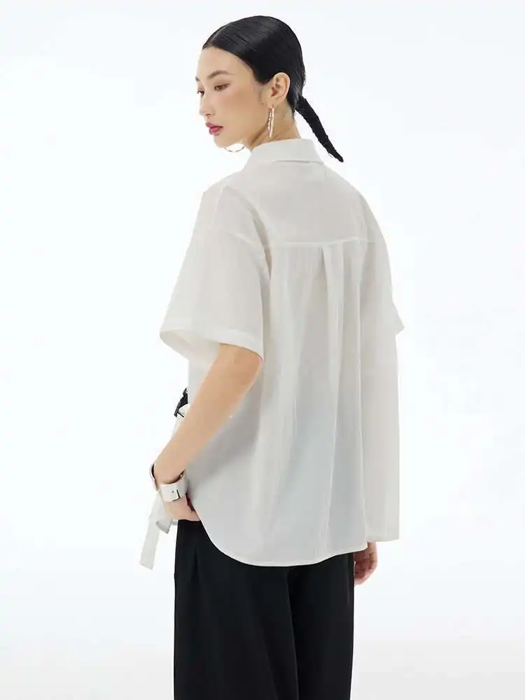 ผู้หญิงสีดําหัวเข็มขัด Spliced ขนาดใหญ่เสื้อลําลองใหม่เสื้อแขนสั้นแฟชั่นฤดูใบไม้ผลิฤดูร้อน