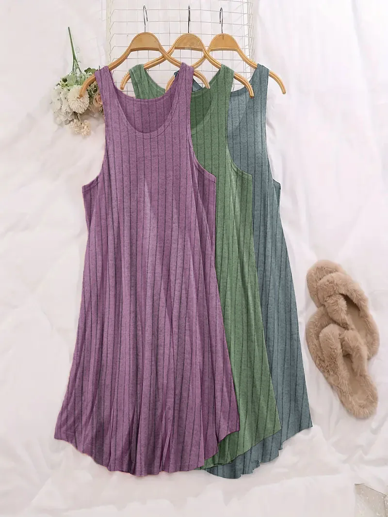 

Women's Plus-Size Three-Piece Sleeveless Nightgown