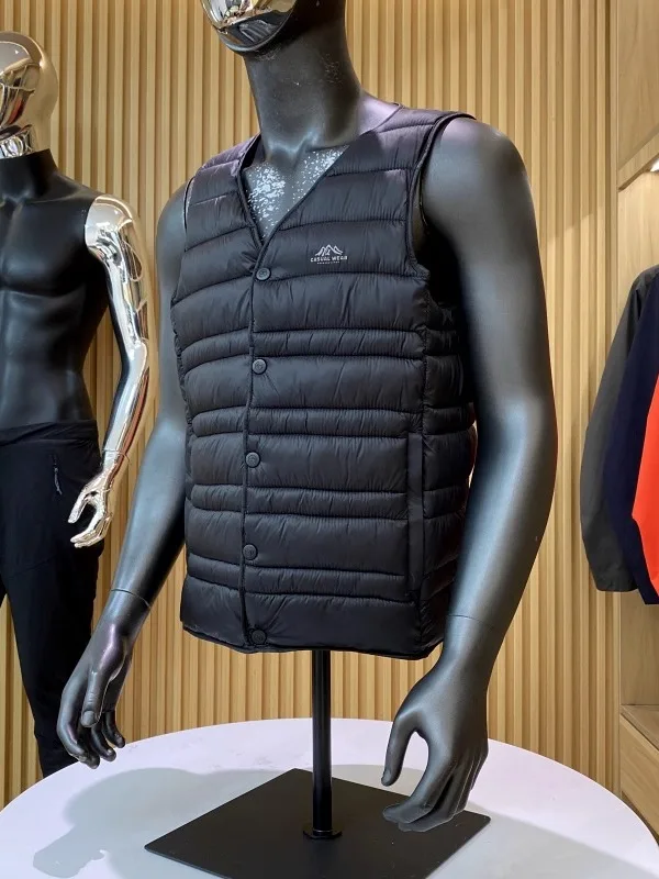

Outdoor Men's Lightweight Cotton Vest Jaet V-Ne Inner Liner Faionable Autumn Winter New Arrival Button Decorated Polyes...