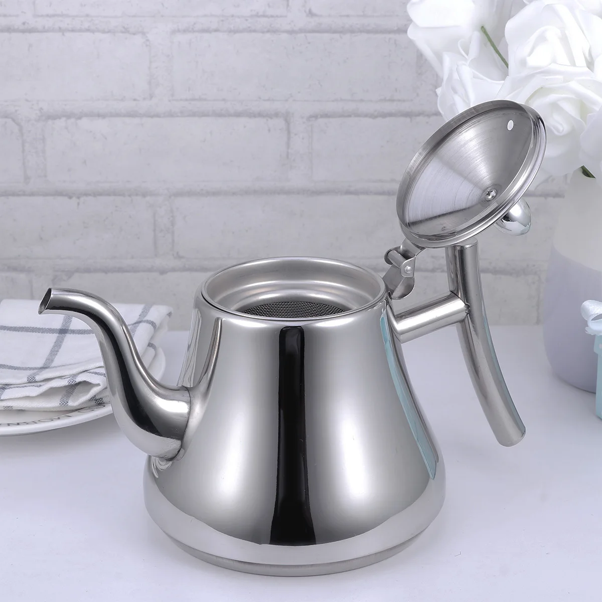 

Stainless Steel Tea Pot Glossy Surface with Strainer Easy Grip Perfect for Home Restaurant Tea Pot Teapot