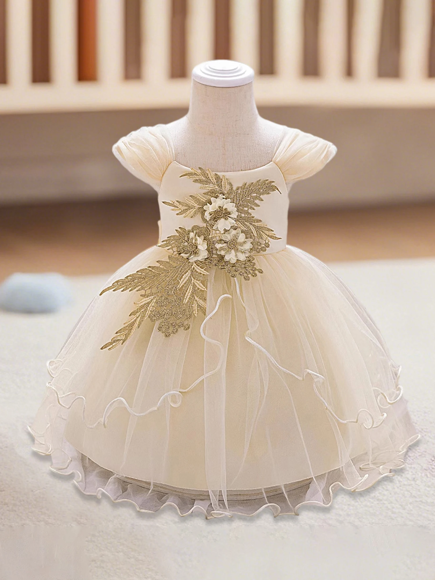 

Elegant Toddler Girl s Party Dress with 3D Floral Embellishments and Cap Sleeves Perfect for Wedding or Birthday Celebration