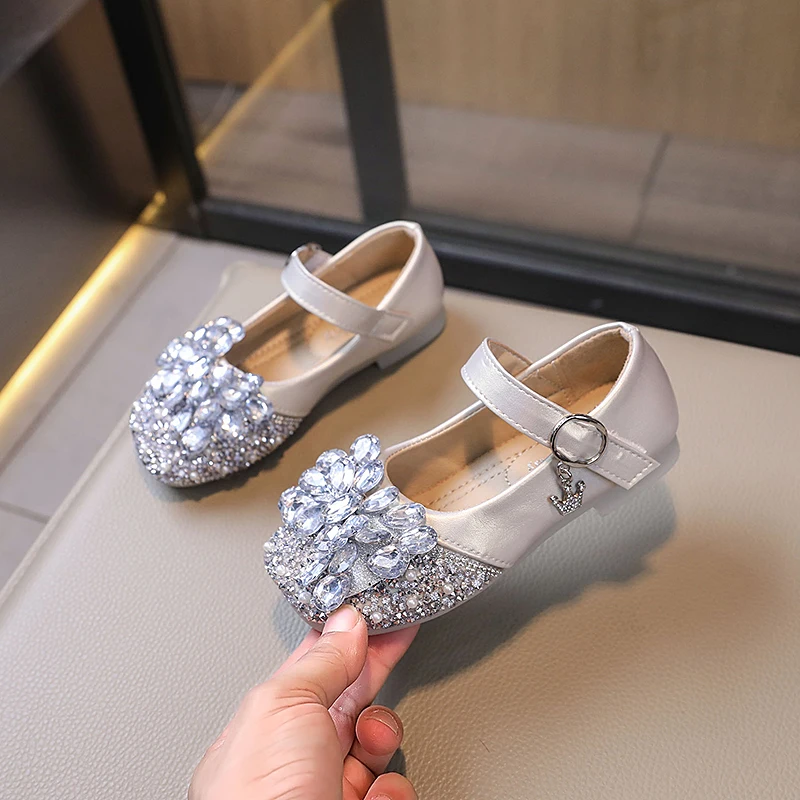 New Fashion Girls Flats Shoes Sequins Rhinestone Princess with Butterfly-Knot Performance Dance Shoes Students Sandals