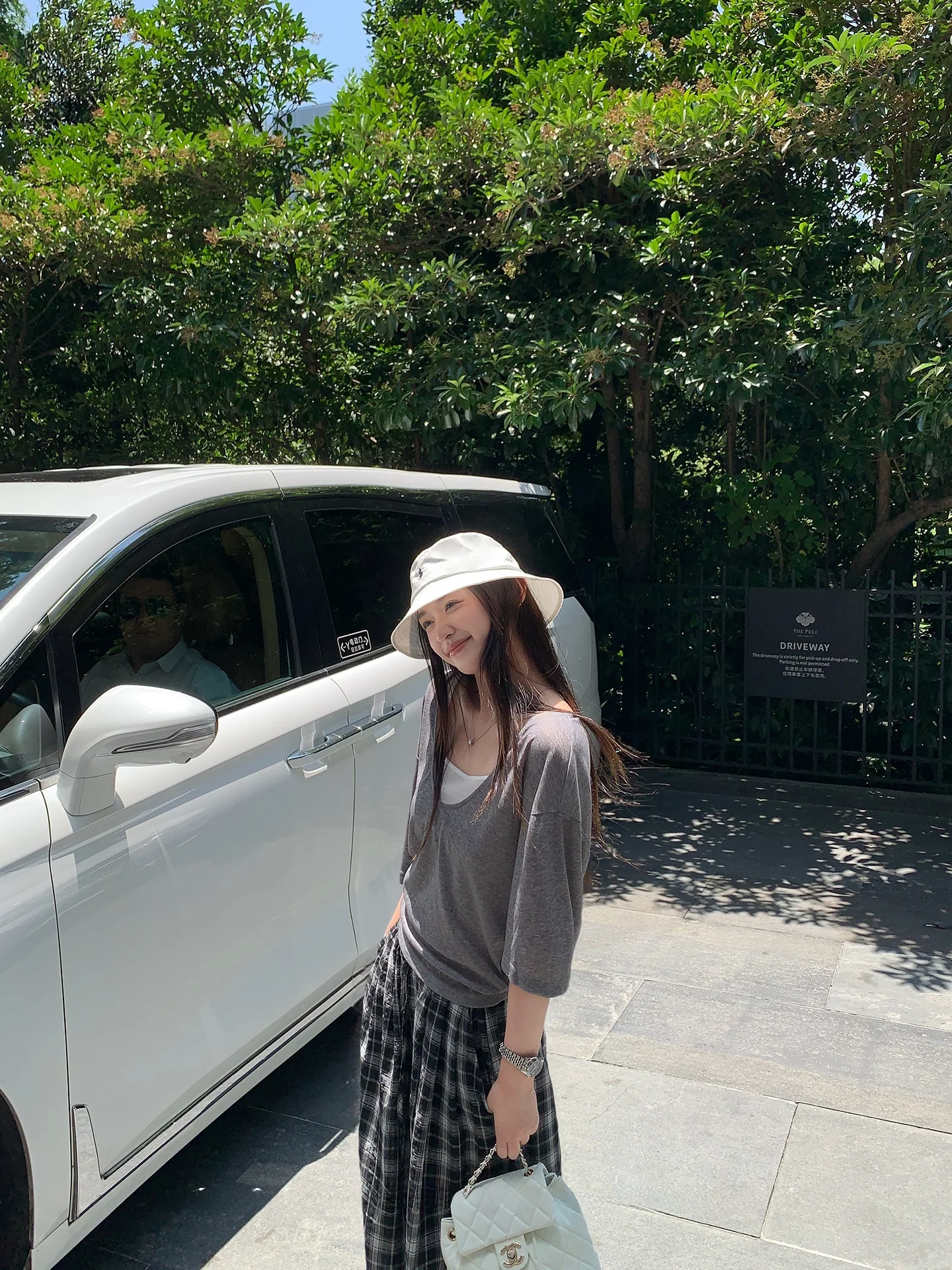 

Повседневная свободная женская футболка-майка с коротким рукавом, базовый слой, утягивающая, летняя, расслабляющая, из полиэстеровой смеси, с V-образным вырезом