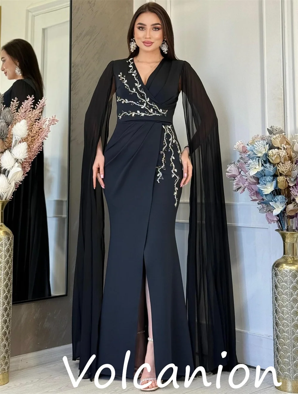 ขนาดที่กําหนดเองที่มีจําหน่าย Jersey Sequined Pleat ทรัมเป็ตคอวีชุดยาว Bespoke โอกาสประณีต
