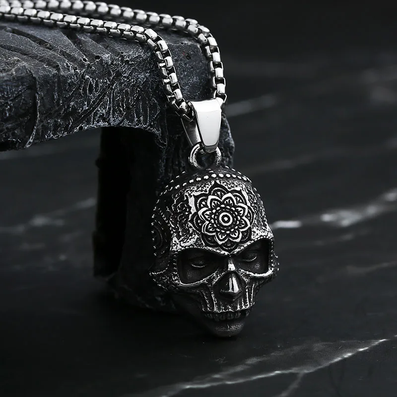Punk Rock 2024 New Vintage Stainless Steel Skull Head And Pattern Necklace For Men Gothic Chain Biker Jewelry Party Gift