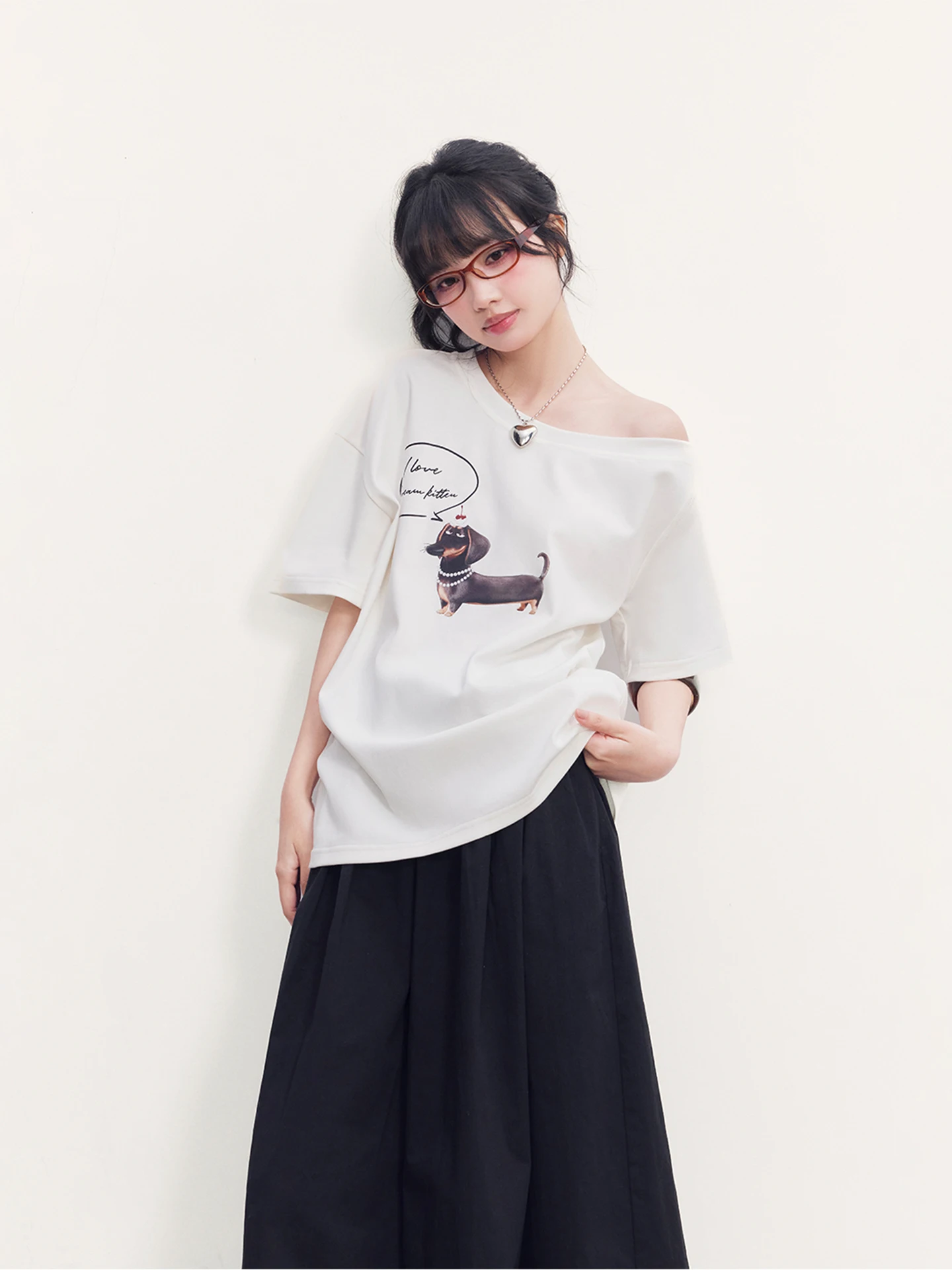 

Женская футболка свободного кроя с круглым вырезом, принтом в виде котенка и жемчужин, повседневный топ из смесового хлопка с принтом на плечах