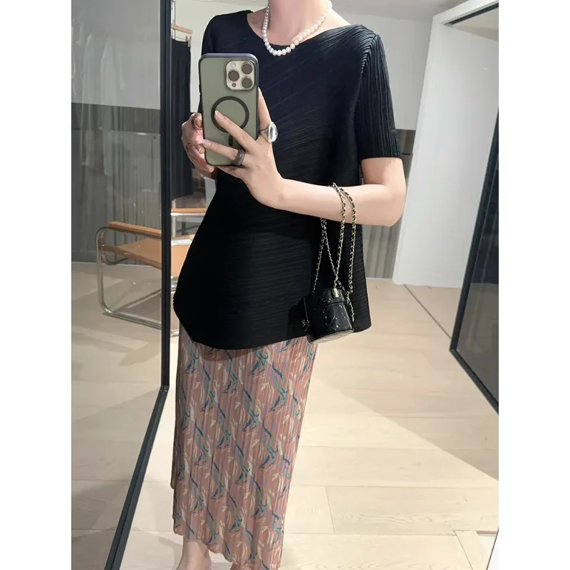 Miyake T-shirt plissé irrégulier couleur unie haut plissé haut de gamme à manches courtes 2025 été nouveau longueur ample mince T-shirt femmes