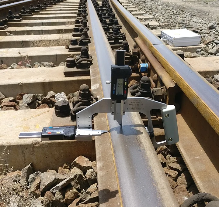 

Digital Rail Wear Gauge for Measuring Rail Vertical and Lateral Wear
