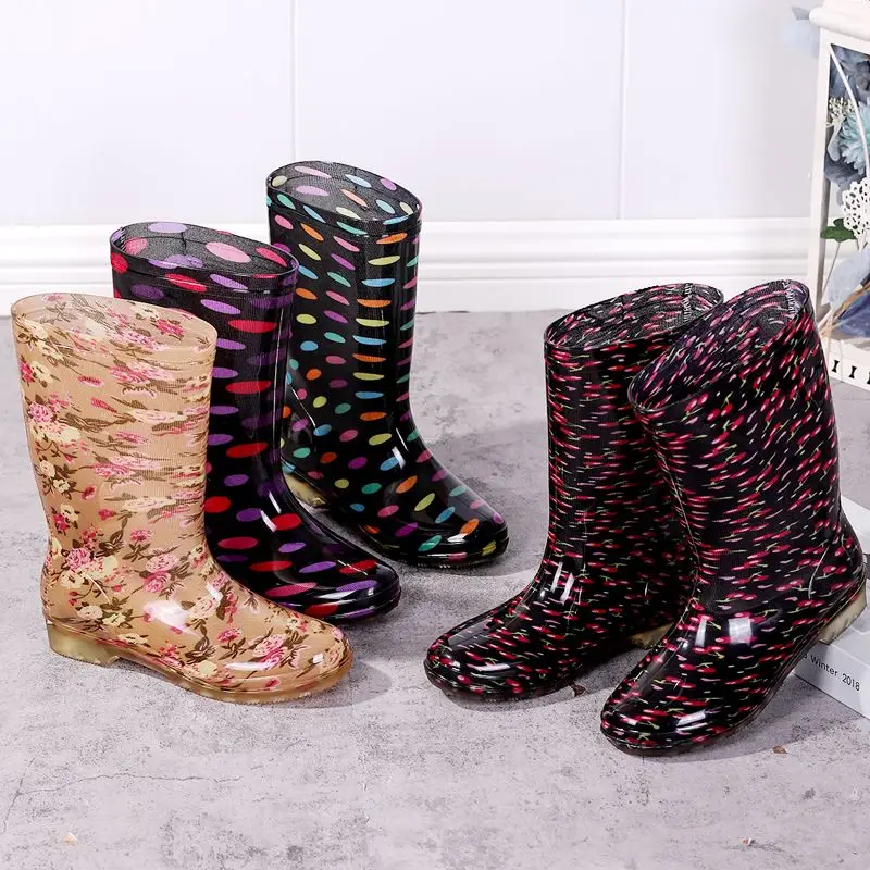 

Водонепроницаемые резиновые сапоги до середины икры с цветочным узором, женские противоскользящие теплые зимние ботинки с высокой трубкой, резиновые чехлы с хлопковым наполнителем